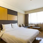 Ji Hotel Shanghai Changfeng Park